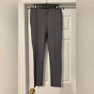 Ann Taylor ladies trousers are a size 10.